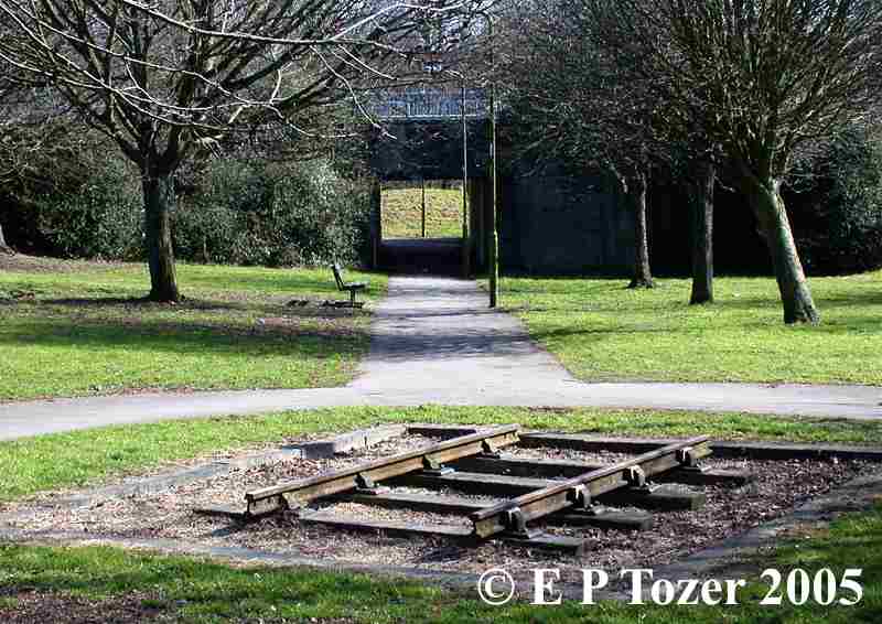 Cranbourne roundabout, image � E.P.Tozer